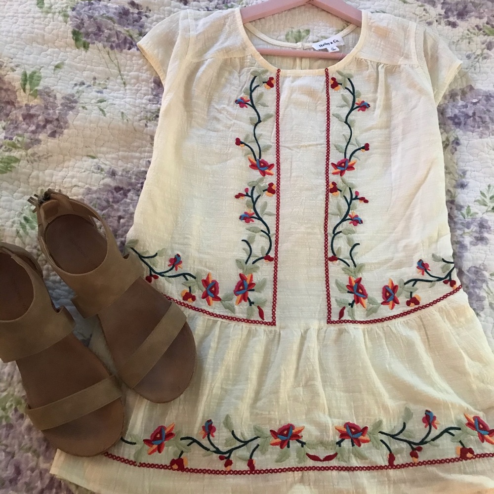 Hailey & Co Floral Peplum Tee